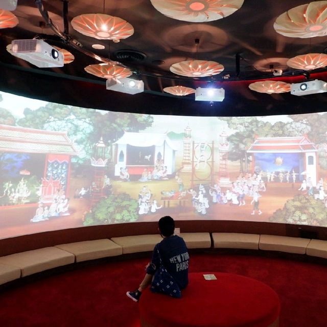 เที่ยวชมประวัติศาสตร์กรุงรัตนโกสินทร์ 