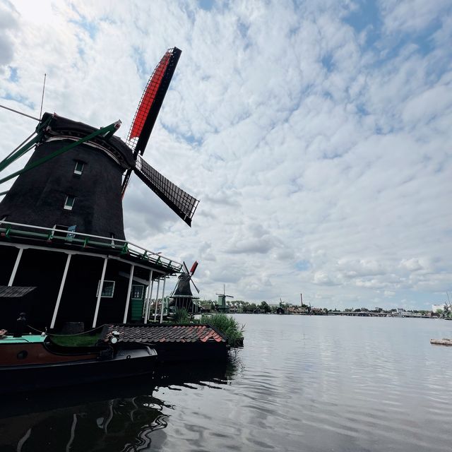 Zaanse schans - beautiful windmills