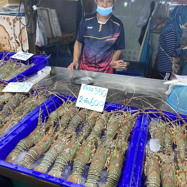 Lan Po Naklua Seafood Market in Pattaya