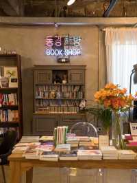 제주 애월 조용한 책방카페,동경앤책방📚
