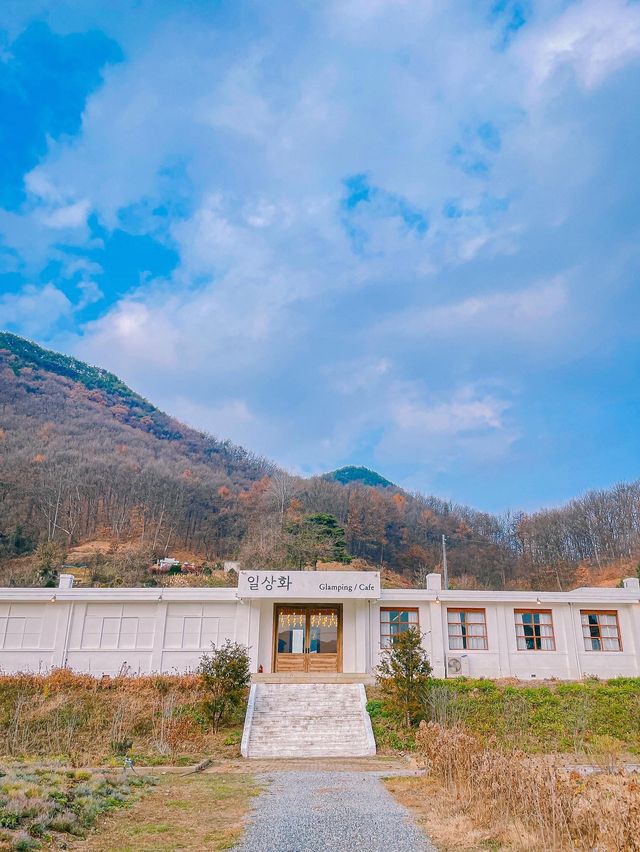 폐교를 개조해서 만든 ‘일상화글램핑’