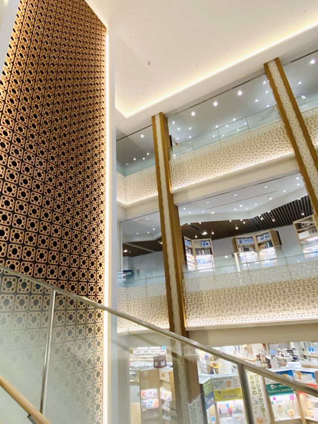 那覇🌴無料でWiFiつかえる！那覇の沖縄県立図書館は神です📚