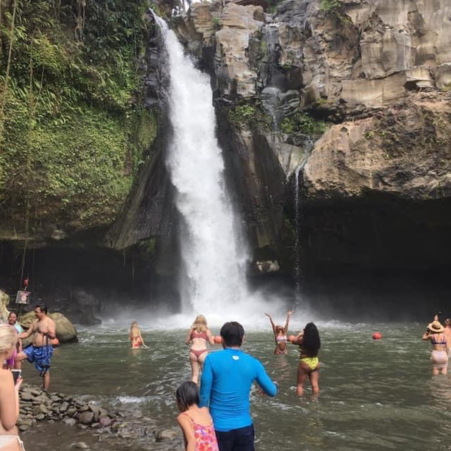 Tegenungan Waterfall 