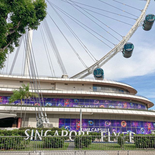 Singapore Flyer - นั่งกระเช้าชมวิวเมือง 360 องศา