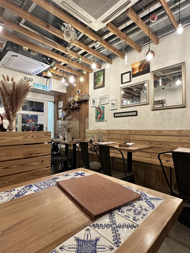 太子文青café🦉📸️聖誕🎄氣氛濃厚💛