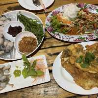 ร้านอาหารอร่อยดีซีฟู้ด หาดสุชาดา ระยอง