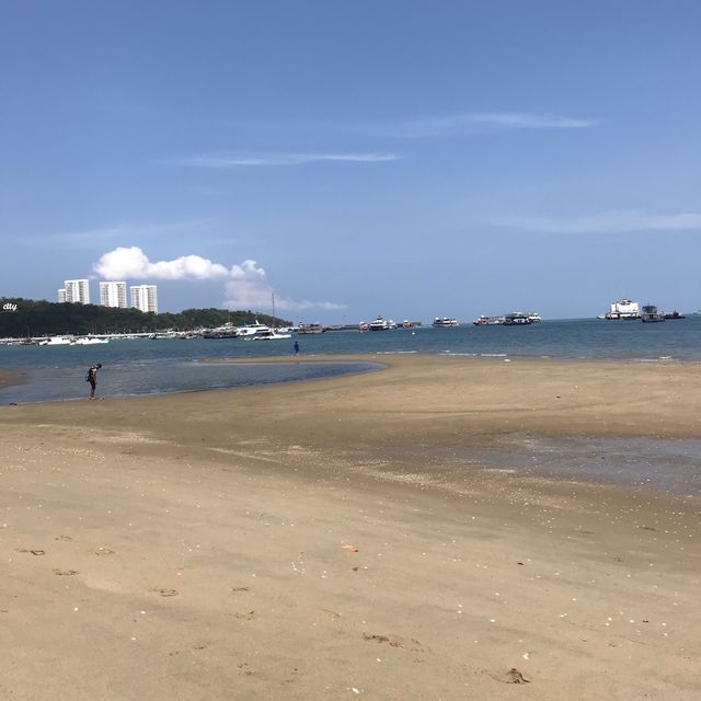 Weekend on the beach, Pattaya 