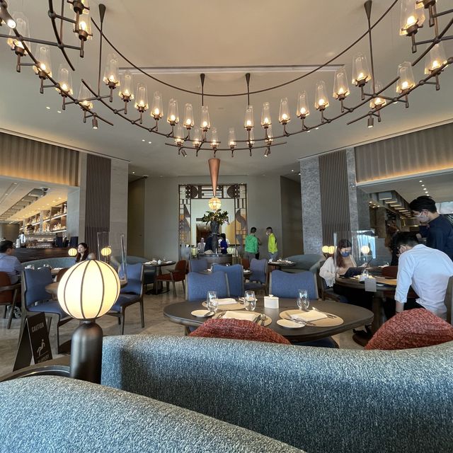 奕居簡直似個迷你美術館，且似係個六星級的家
