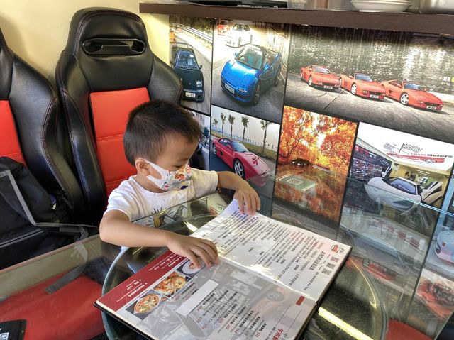 《隱世主題餐廳～屏山跑車餐廳 Motors Café🏎》