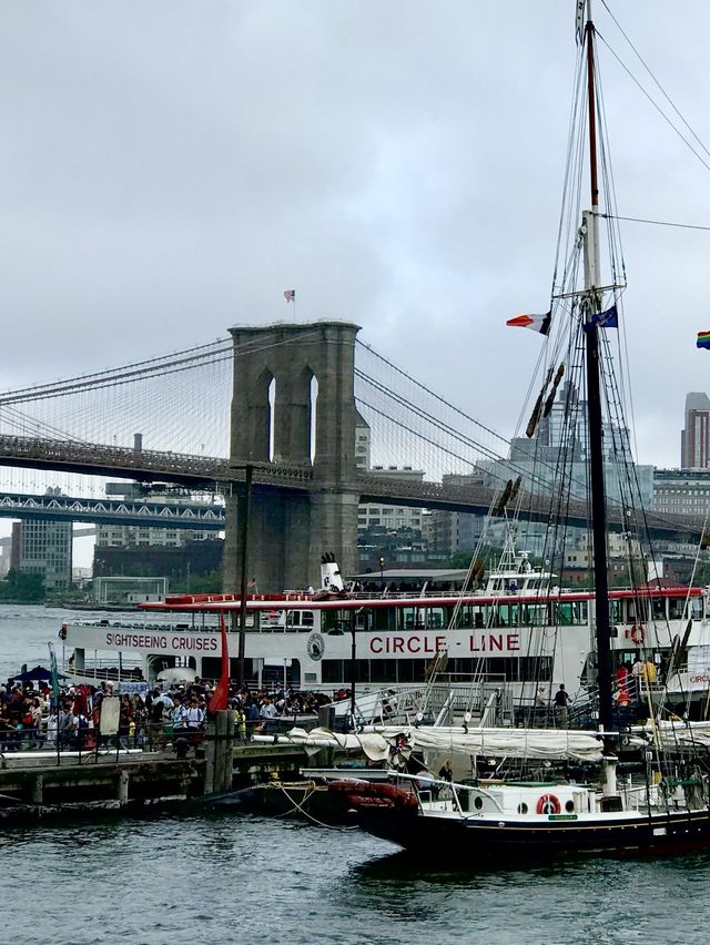 Spectacular waterfront, Pier 15 Manhattan