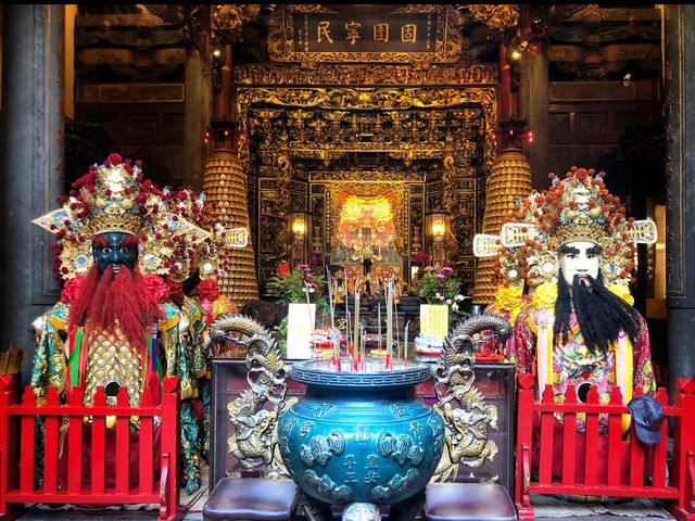 Longshan/Lungshan Temple in Taipei