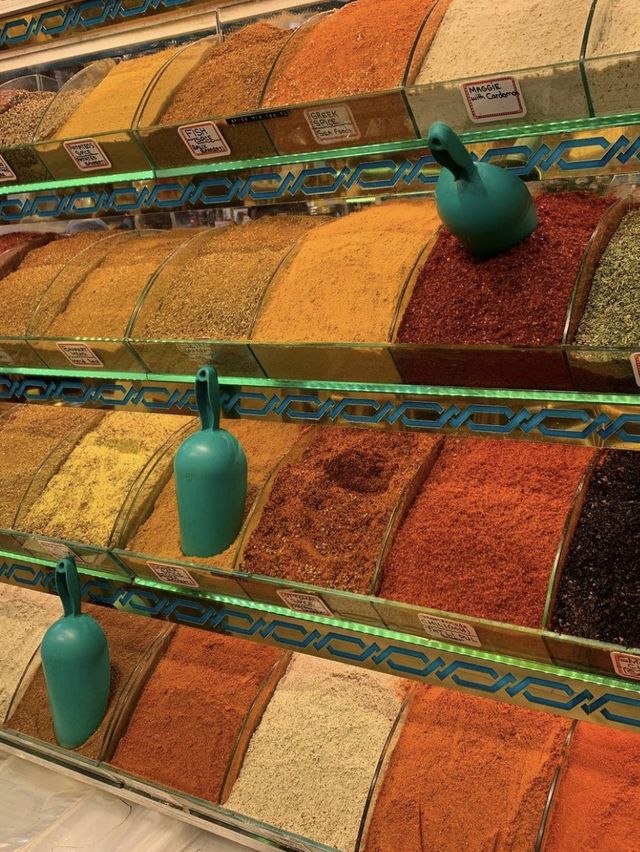 เดินช้อปตลาดเครื่องเทศ “spice market”