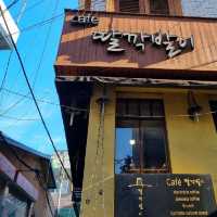 충무로 커피전문점 : 딸깍발이