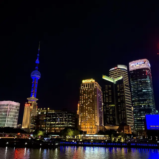 상하이 야경을 200% 즐길 수 있는 황푸강 유람선