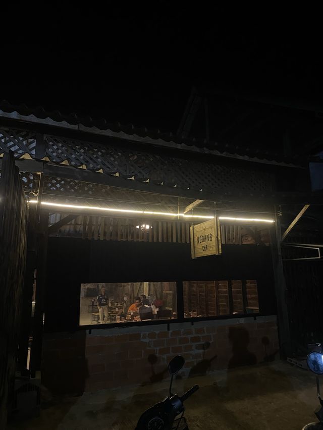 โกดังชา ร้านนั่งชิวใหม่ในยี่งอ