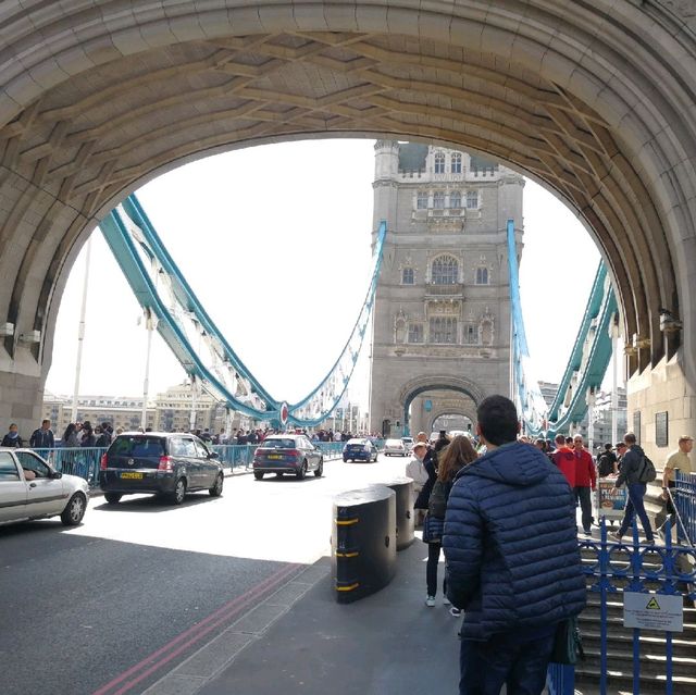 สะพานทาวเวอร์บริดจ์ (Tower Bridge) 