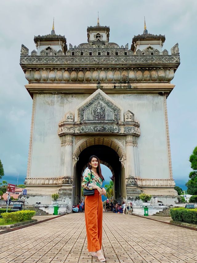 ณ ประตูชัยเวียงจันทน์ ลาว 🇱🇦