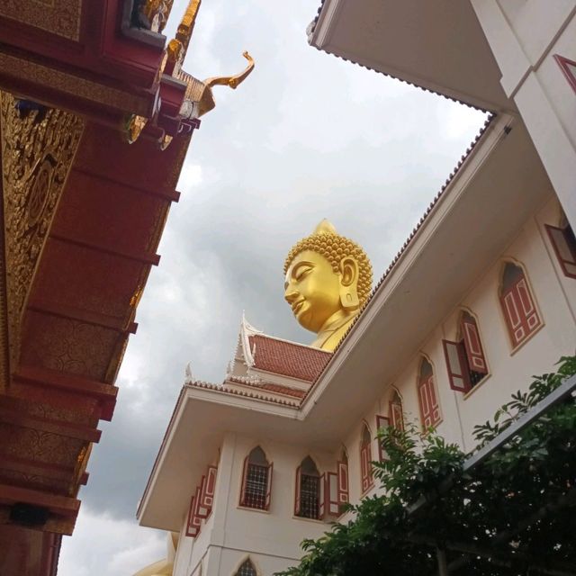 วัดปากน้ำ ภาษีเจริญ วัดสวย ไม่ควรพลาด