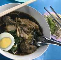 ก๋วยเตี๋ยวไก่มะระ สาย4 แยกไฟแดงสตาร์