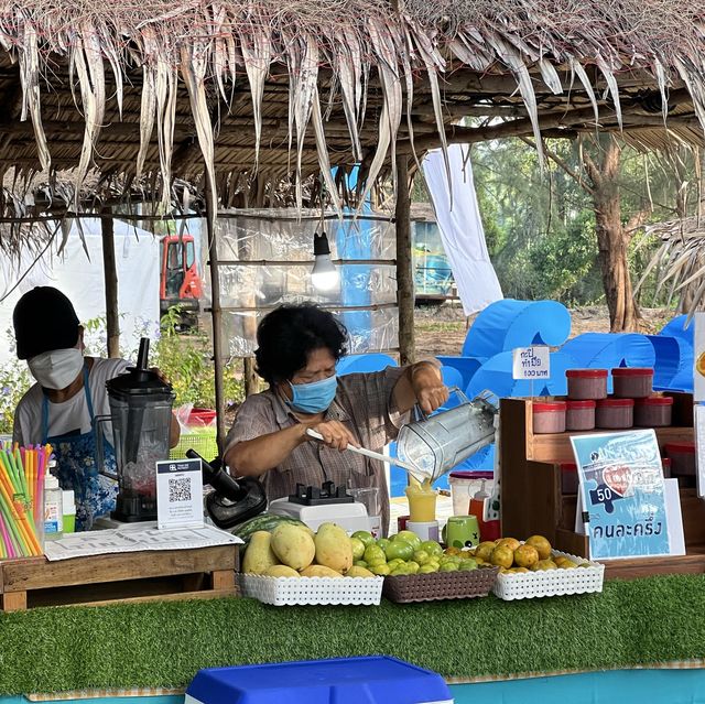 หลาดชมเล  หลาดเล็ก ๆ วิถีชาวบ้าน