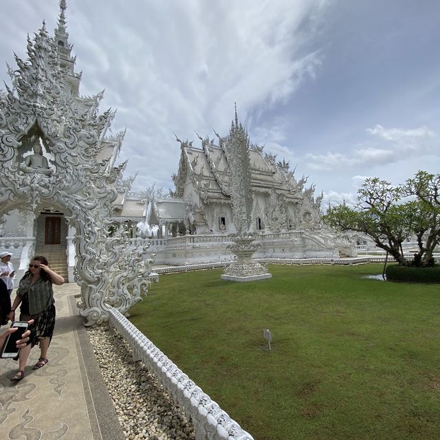 Wat Rong Kuhn - White Temple, Thailand 