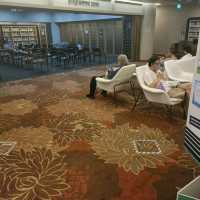 Library within a shopping mall 