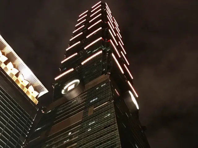 🌆超高層ビル！台北101をご紹介