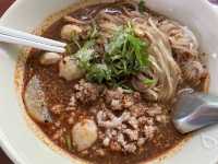 ก๋วยเตี๋ยวร้านแวะเวียน