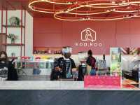 koo koo café ตกแต่งมีมุมน้ำตก เลี้ยงปลาคาร์ฟชิวๆ