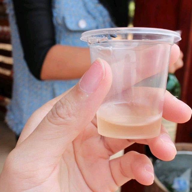 จิบชา​ ล่องแพ​ บ้านรักไทย