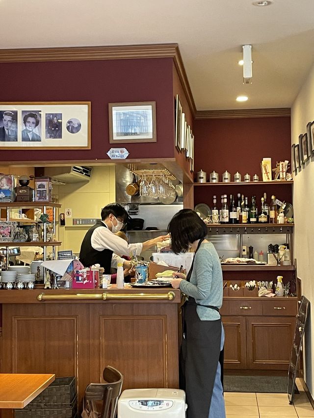 フランス人のマダムが迎えてくれる人形町カフェ