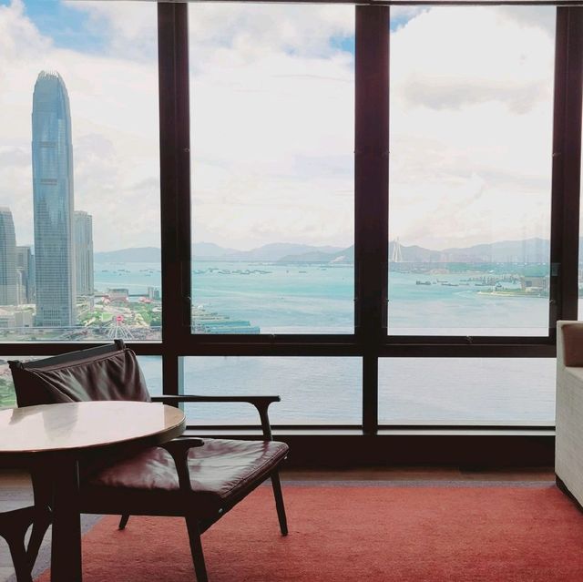 奢華維港景觀：君悅大使海景套房
