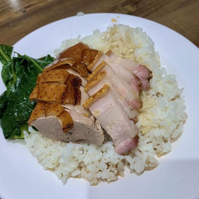 東區經典港式燒臘 - 老友記粥麵飯館