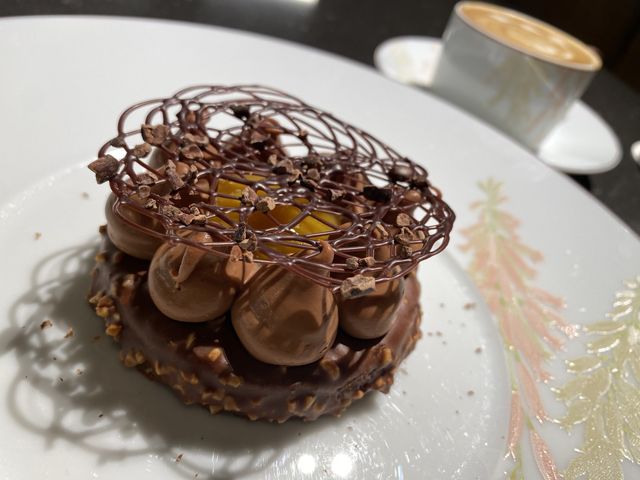 東京・日本橋。クリスマスショコラを贅沢に楽しむ『LE CHOCOLAT ALAIN DUCASSE 東京工房』