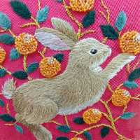 復古的刺繡圖案特展！美麗雅典，肥兔豐年！