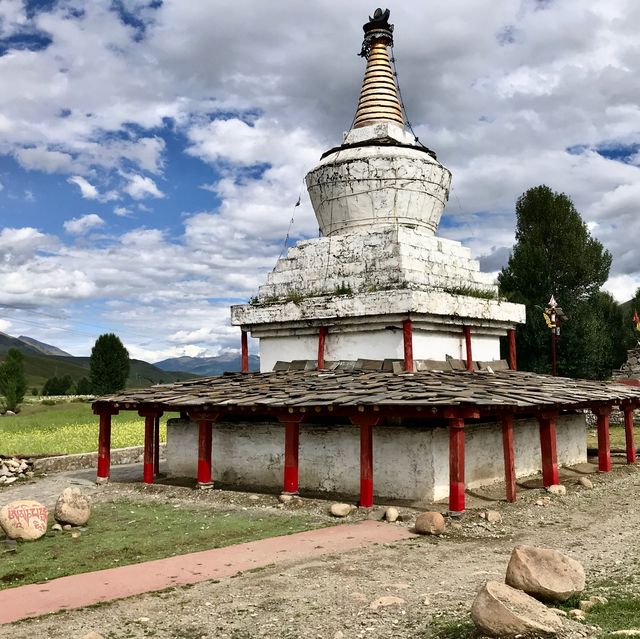 beautiful Tibetan Village in Daocheng