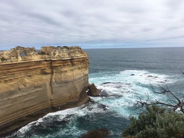 Natural art masterpiece: Twelve Apostles Rock