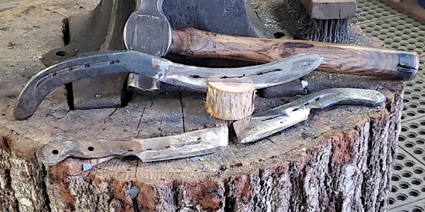 Horseshoe Knife Class at War Horse Forge | 19Hands
