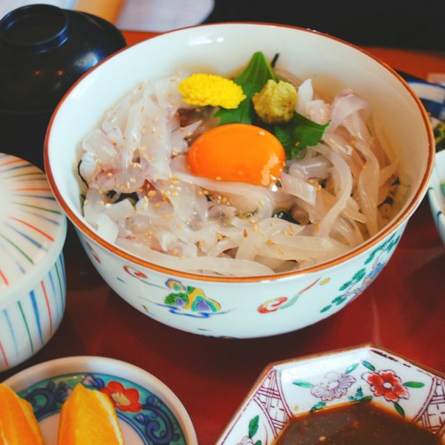 オーシャンビューの個室で海鮮丼「渚館きむら唐津茶屋」