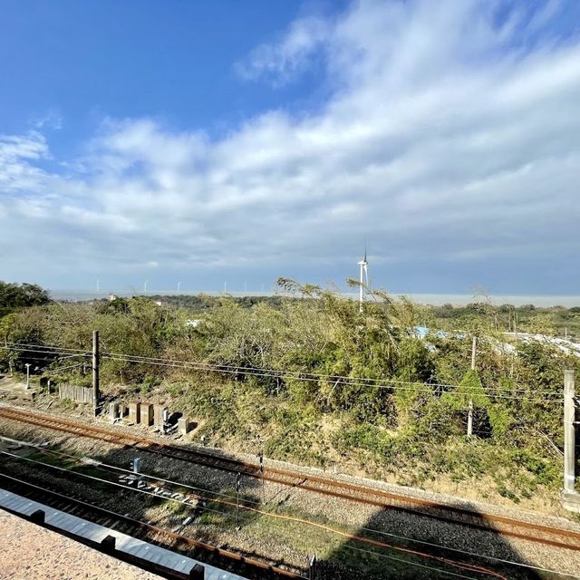 崎頂鐵道文化公園 🖌 在有二戰遺跡的子母隧道中拍剪影照