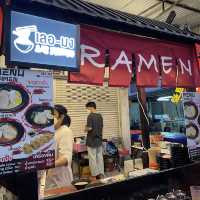 Street food ต้องจัด ราเมนราคาหลักสิบ พิกัดเจพี 🍜