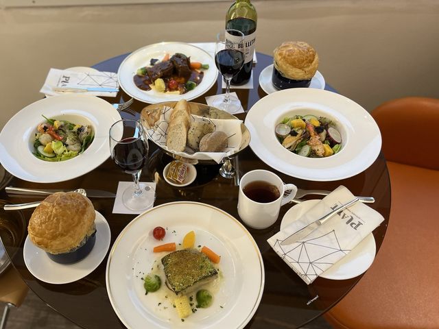 豐富房間晚餐in-room dining💕