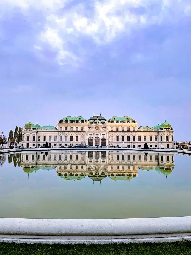 From Day to night at Belvedere Palace ☀️🌚 