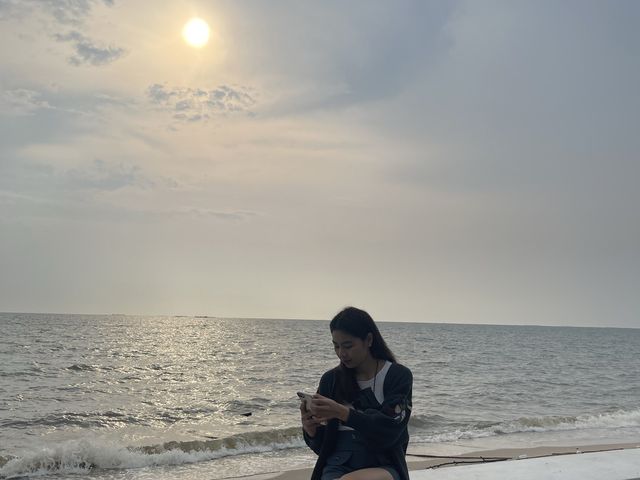 นั่งชมวิวพระอาทิตย์ตก@บางแสน🌅