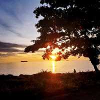 Warung kecil di tepi pantai