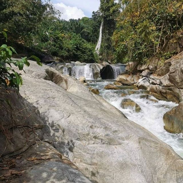 the highest waterfall in East asia