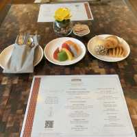 Wonderful breakfast @ The Straits Club