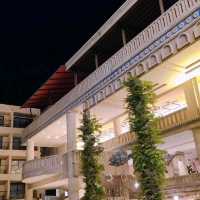 โรงแรมมบายมาก มีสวนน้ำ