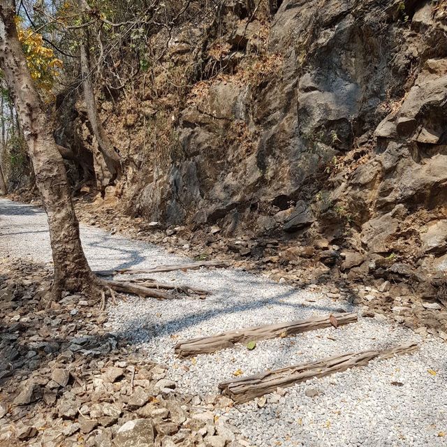 ศูนย์ประวัติศาสตร์ช่องเขาขาด⛰
