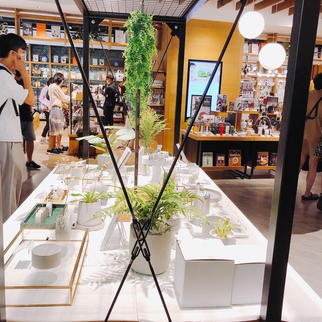 超壯觀的擺設🤩📚TSUTAYA BOOKSTORE 南港店